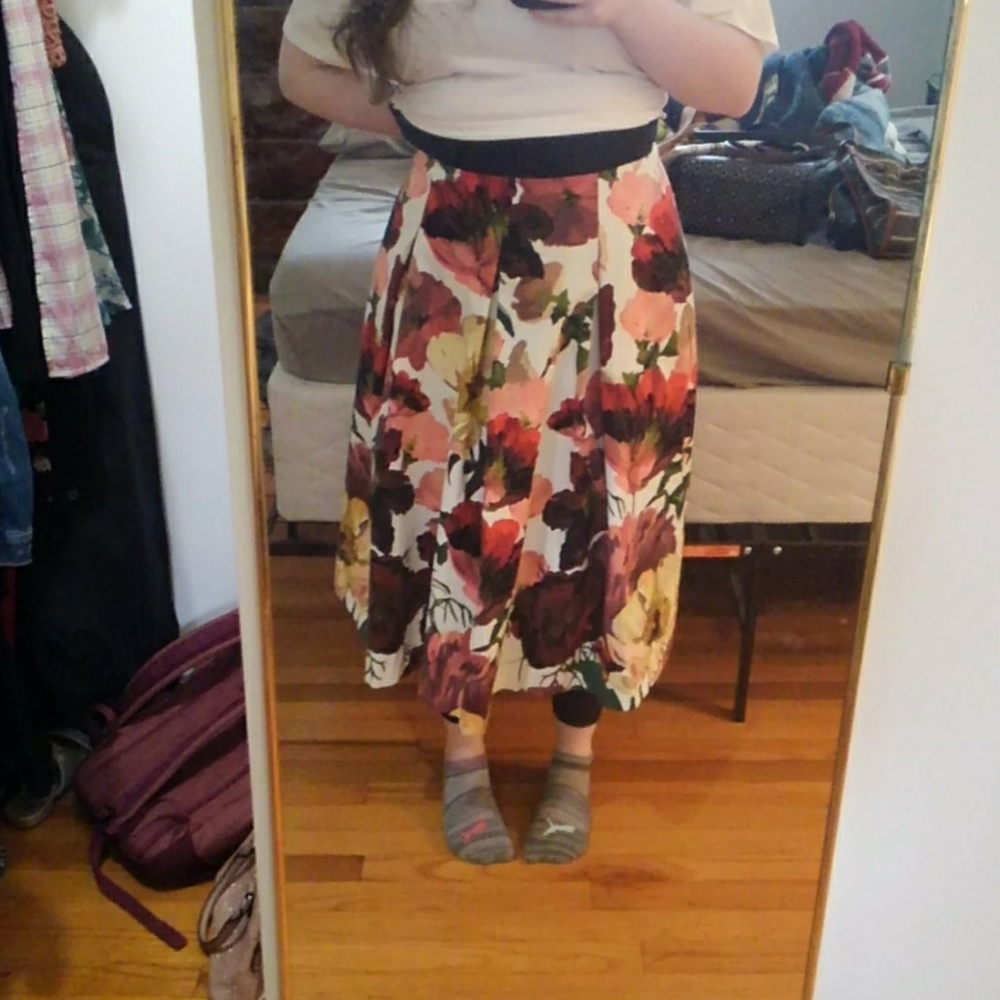 PETITE White House Black Market skirt - Picture 1 of 5